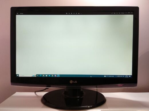 Монітор Б-клас LG Flatron W2453TQ / 24" (1920x1080) TN / VGA, DVI