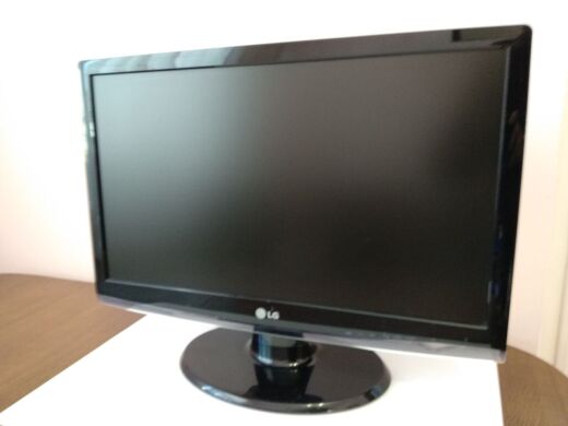 Монітор Б-клас LG Flatron W2453TQ / 24" (1920x1080) TN / VGA, DVI