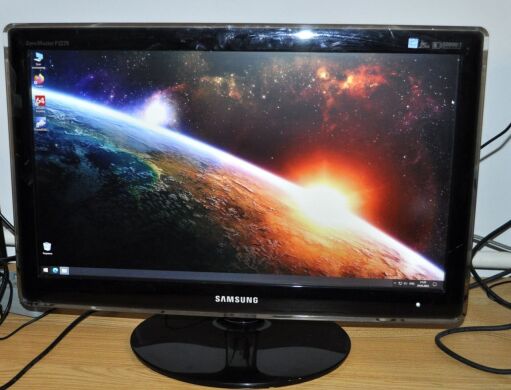 Монітор Б-клас Samsung SyncMaster P2270 / 22" (1920x1080) TN / DVI + Кабелі підключення