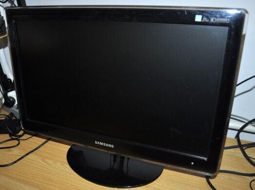 Монітор Б-клас Samsung SyncMaster P2270 / 22" (1920x1080) TN / DVI + Кабелі підключення