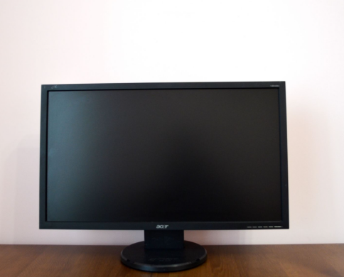 Монитор Acer V243H / 24" (1920x1080) TN / 1x DVI, 1x VGA Монитор Acer V243H / 24" (1920x1080) TN / 1x DVI, 1x VGA