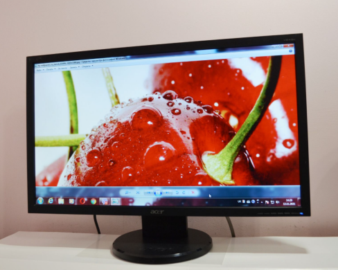 Монитор Acer V243H / 24" (1920x1080) TN / 1x DVI, 1x VGA Монитор Acer V243H / 24" (1920x1080) TN / 1x DVI, 1x VGA