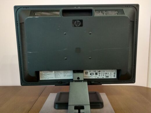 Монитор HP LE2201w / 22" (1680x1050) TN / VGA / VESA 100x100 Монитор HP LE2201w / 22" (1680x1050) TN / VGA / VESA 100x100