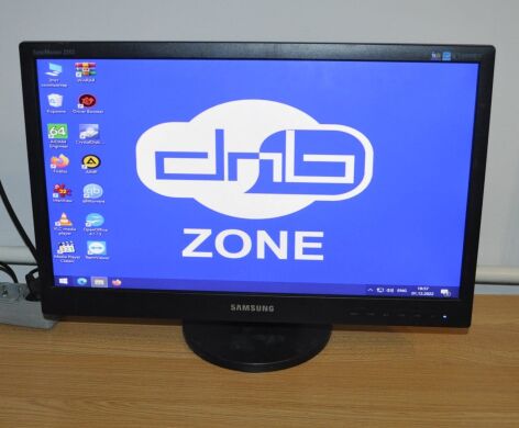 Монитор Samsung SyncMaster 2243SN / 22" (1920x1080) TN / VGA + Кабели в комплекте Монитор Samsung SyncMaster 2243SN / 22" (1920x1080) TN / VGA + Кабели в комплекте