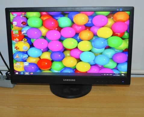 Монитор Samsung SyncMaster 2243SN / 22" (1920x1080) TN / VGA + Кабели в комплекте Монитор Samsung SyncMaster 2243SN / 22" (1920x1080) TN / VGA + Кабели в комплекте