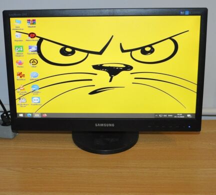 Монитор Samsung SyncMaster 2243SN / 22" (1920x1080) TN / VGA + Кабели в комплекте Монитор Samsung SyncMaster 2243SN / 22" (1920x1080) TN / VGA + Кабели в комплекте