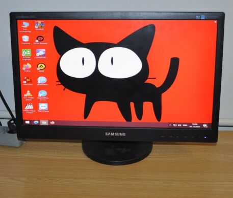 Монитор Samsung SyncMaster 2243SN / 22" (1920x1080) TN / VGA + Кабели в комплекте Монитор Samsung SyncMaster 2243SN / 22" (1920x1080) TN / VGA + Кабели в комплекте