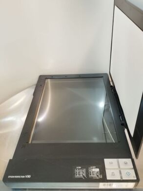 Сканер Epson Perfection V30 / USB 2.0 / Без БП