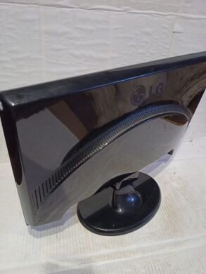 Монитор Б-класс LG W2253S-PF Black / 22" (1920x1080) TN / 1x VGA Монитор Б-класс LG W2253S-PF Black / 22" (1920x1080) TN / 1x VGA