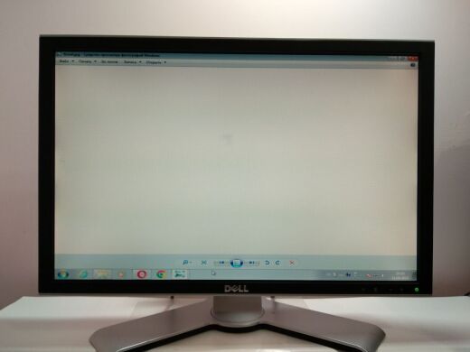 Монитор Б-класс Dell UltraSharp 2208WFPt / 22" (1680x1050) TN / DVI, VGA, USB / VESA 100x100