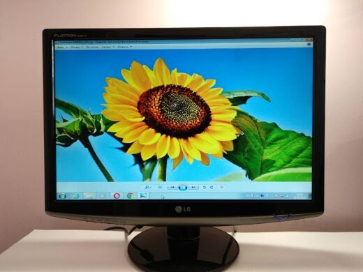 Монітор Б-клас LG Flatron W2252TQ / 22" (1680x1050) TN / VGA, DVI