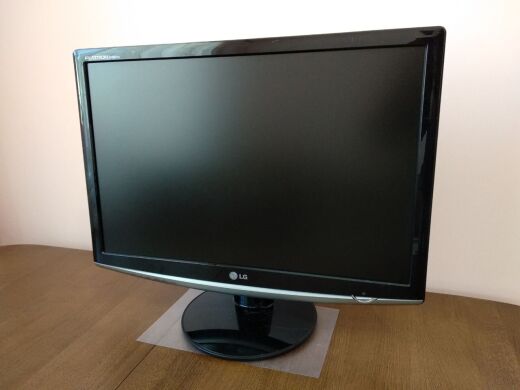 Монітор Б-клас LG Flatron W2252TQ / 22" (1680x1050) TN / VGA, DVI