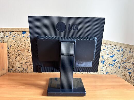 Монитор LG Flatron L1953HM / 19' (1280x1024) TN / DVI, VGA + Кабель питания + Кабель VGA Монитор LG Flatron L1953HM / 19' (1280x1024) TN / DVI, VGA + Кабель питания + Кабель VGA