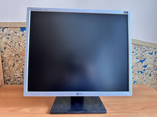 Монитор LG Flatron L1953HM / 19' (1280x1024) TN / DVI, VGA + Кабель питания + Кабель VGA Монитор LG Flatron L1953HM / 19' (1280x1024) TN / DVI, VGA + Кабель питания + Кабель VGA