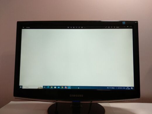Монитор Samsung SyncMaster 2033SN / 20" (1600x900) TN+film / VGA Монитор Samsung SyncMaster 2033SN / 20" (1600x900) TN+film / VGA