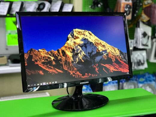 Samsung S22B300 / 22" (1920x1080) LED TN+film / VGA Samsung S22B300 / 22" (1920x1080) LED TN+film / VGA