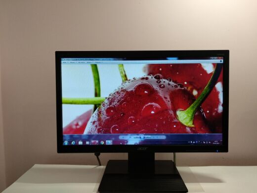 Монитор Acer V206HQL / 19.5" (1600x900) TN / VGA, DVI 