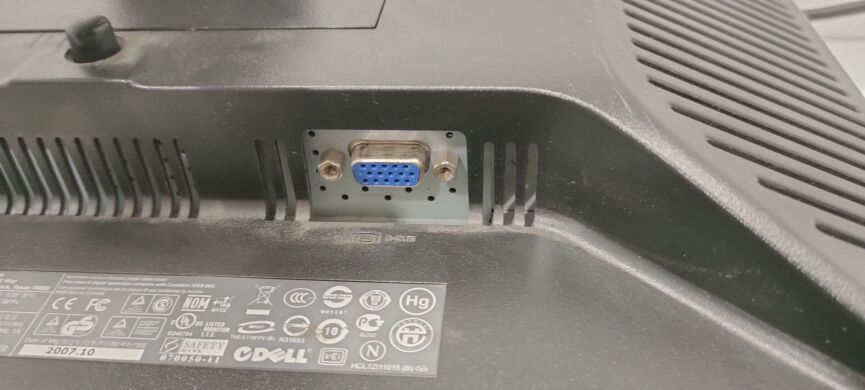 Монитор Dell E178FPv / 17" (1280x1024) TN / VGA / VESA 100x100 Монитор Dell E178FPv / 17" (1280x1024) TN / VGA / VESA 100x100