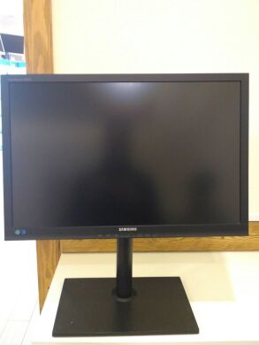 Samsung LS24A850 / 24' / 1920x1200 Samsung LS24A850 / 24' / 1920x1200