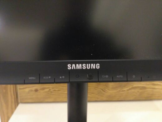 Samsung LS24A850 / 24' / 1920x1200 Samsung LS24A850 / 24' / 1920x1200