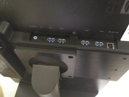 Samsung LS24A850 / 24' / 1920x1200 Samsung LS24A850 / 24' / 1920x1200