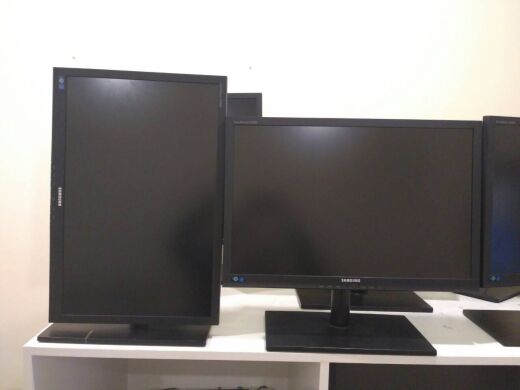 Samsung LS24A850 / 24' / 1920x1200 Samsung LS24A850 / 24' / 1920x1200