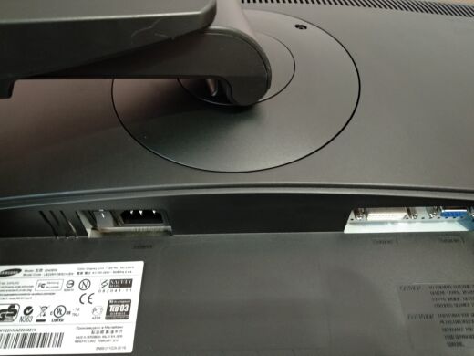 Монитор Б-класс Samsung SyncMaster 2243EW / 22" (1680x1050) TN / DVI, VGA Монитор Б-класс Samsung SyncMaster 2243EW / 22" (1680x1050) TN / DVI, VGA