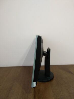 Монитор Б-класс Samsung SyncMaster 2243EW / 22" (1680x1050) TN / DVI, VGA Монитор Б-класс Samsung SyncMaster 2243EW / 22" (1680x1050) TN / DVI, VGA