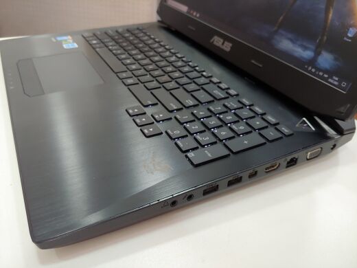 ASUS ROG G750J / 17.3" (1920x1080) TN / Intel Core i7-4700HQ (4 (8) ядра по 2.4 - 3.4 GHz) / 8 GB DDR3 / 120 GB SSD+1000 GB HDD / nVidia GeForce GTX 765M 2 GB / WebCam / DVD-RW