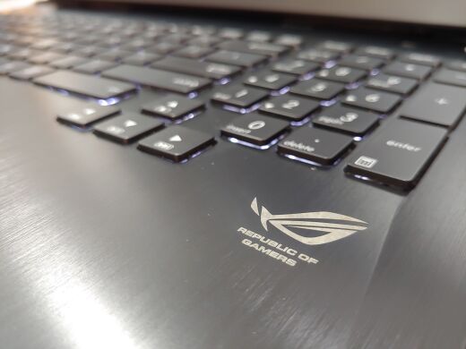 ASUS ROG G750J / 17.3" (1920x1080) TN / Intel Core i7-4700HQ (4 (8) ядра по 2.4 - 3.4 GHz) / 8 GB DDR3 / 120 GB SSD+1000 GB HDD / nVidia GeForce GTX 765M 2 GB / WebCam / DVD-RW