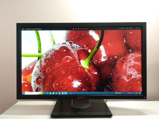 Монитор Б-класс Dell Professional P2311H / 23" (1920x1080) TN / DVI, VGA, USB / VESA 100x100 Монитор Б-класс Dell Professional P2311H / 23" (1920x1080) TN / DVI, VGA, USB / VESA 100x100