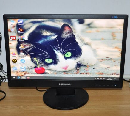 Монитор Б-класс Samsung SyncMaster 2243SN (DF5) / 22" (1920x1080) TN / VGA + Кабели в комплекте Монитор Б-класс Samsung SyncMaster 2243SN (DF5) / 22" (1920x1080) TN / VGA + Кабели в комплекте