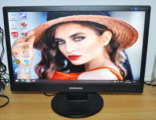 Монитор Б-класс Samsung SyncMaster 2243SN (DF5) / 22" (1920x1080) TN / VGA + Кабели в комплекте Монитор Б-класс Samsung SyncMaster 2243SN (DF5) / 22" (1920x1080) TN / VGA + Кабели в комплекте