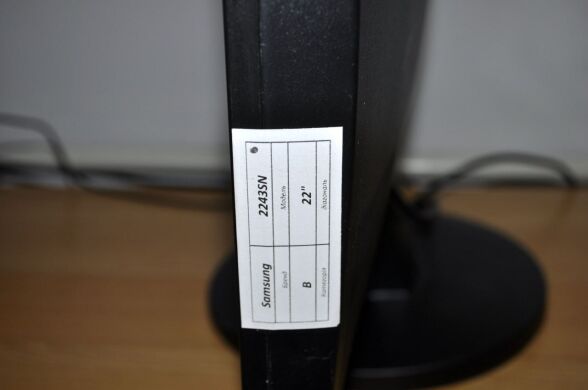 Монитор Б-класс Samsung SyncMaster 2243SN (DF5) / 22" (1920x1080) TN / VGA + Кабели в комплекте Монитор Б-класс Samsung SyncMaster 2243SN (DF5) / 22" (1920x1080) TN / VGA + Кабели в комплекте
