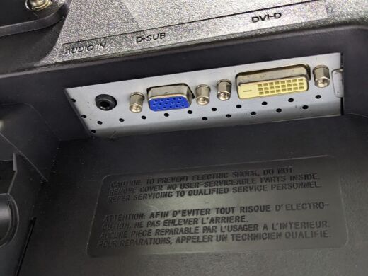 Монітор LG Flatron W2242T / 22" (1680x1050) TN / VGA, DVI / VESA 100x100