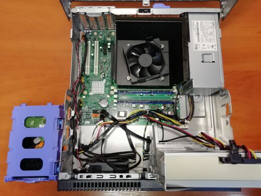 Комплект: Lenovo m82 Desktop / Intel Core i3-2120 (2(4)ядра по 3.30GHz) / 8 GB DDR3 / 250 GB HDD / DVD-ROM / USB 3.0 / SATA 3 + Монитор Eizo FlexScan S1921 / 19" / 1280x1024 S-PVA / DVI, VGA, 2 x USB / встроенные колонки