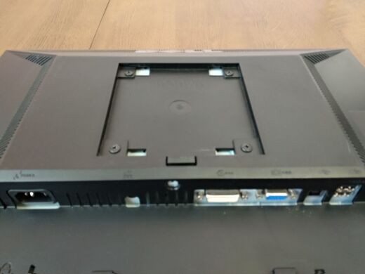 Монитор Б-класс Dell 1909Wf Black / 19" (1440x900) TN / VGA, DVI / VESA 100x100 Монитор Б-класс Dell 1909Wf Black / 19" (1440x900) TN / VGA, DVI / VESA 100x100