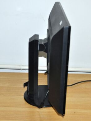 Монітор Б-клас Samsung SyncMaster 2253BW / 22" (1680x1050) TN / VGA, DVI + Кабелі підключення