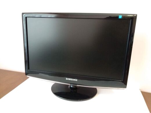 Монитор Samsung SyncMaster 933SN / 18.5" (1360x768) TN / VGA / VESA 75x75 Монитор Samsung SyncMaster 933SN / 18.5" (1360x768) TN / VGA / VESA 75x75