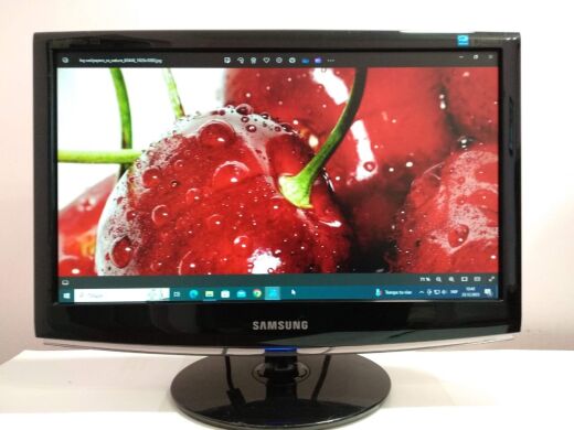 Монитор Samsung SyncMaster 933SN / 18.5" (1360x768) TN / VGA / VESA 75x75 Монитор Samsung SyncMaster 933SN / 18.5" (1360x768) TN / VGA / VESA 75x75