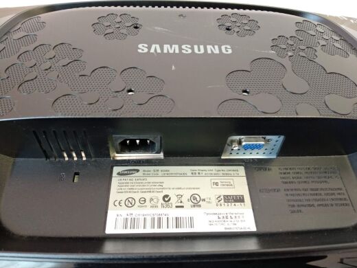 Монитор Samsung SyncMaster 933SN / 18.5" (1360x768) TN / VGA / VESA 75x75 Монитор Samsung SyncMaster 933SN / 18.5" (1360x768) TN / VGA / VESA 75x75