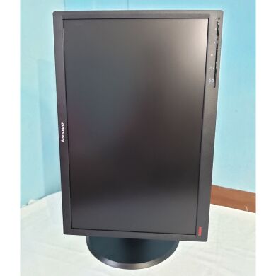 Lenovo LT2252pwA / 22" (1680x1050) 16:10 TN / DVI, VGA, DisplayPort, audio
