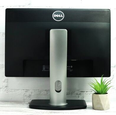 Монитор Dell P2213 / 22" (1680x1050) TN / DisplayPort, VGA, DVI, USB Монитор Dell P2213 / 22" (1680x1050) TN / DisplayPort, VGA, DVI, USB