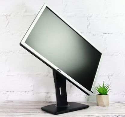 Монитор Dell P2213 / 22" (1680x1050) TN / DisplayPort, VGA, DVI, USB Монитор Dell P2213 / 22" (1680x1050) TN / DisplayPort, VGA, DVI, USB