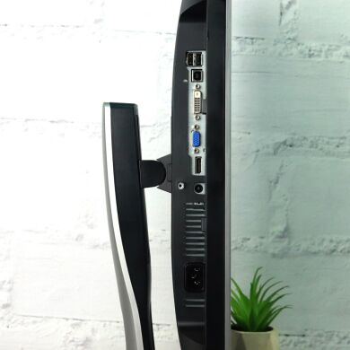 Монитор Dell P2213 / 22" (1680x1050) TN / DisplayPort, VGA, DVI, USB Монитор Dell P2213 / 22" (1680x1050) TN / DisplayPort, VGA, DVI, USB