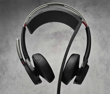 Беспроводная гарнитура Plantronics Voyager Focus UC B825 / Bluetooth 4.1 / 10 Ом / micro USB / черная