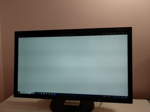 Монитор NEC MultiSync E224Wi / 21.5" (1920x1080) IPS / DisplayPort, DVI, VGA / VESA 100x100