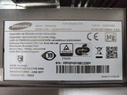 Монитор Samsung S24E450B / 24" (1920x1080) IPS / 1x VGA, 1x DVI / Pivot / VESA 100x100 Монитор Samsung S24E450B / 24" (1920x1080) IPS / 1x VGA, 1x DVI / Pivot / VESA 100x100