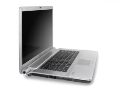 Ноутбук Sony Vaio PCG-3B1L / 16.4" (1600x900) TN / Intel Core 2 Duo P8600 (2 ядра по 2.4 GHz) / 4 GB DDR2 / 500 GB HDD / Intel GMA 4500 MHD / WebCam / Win 7 + Сумка