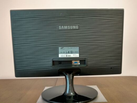 Монітор Samsung SyncMaster S22A300N / 21.5" (1920x1080) TN / VGA Монітор Samsung SyncMaster S22A300N / 21.5" (1920x1080) TN / VGA